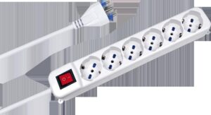 MULTIPRESA CON INTERRUTTORE 6 PRESE TRIVALENTE